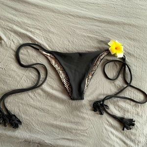 Acacia tie bottom black size Medium